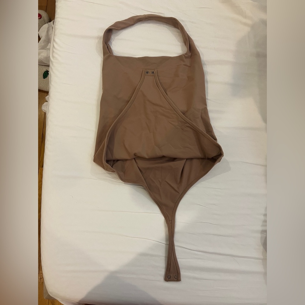A&F Tan Halter Bodysuit size medium. NWT - Picture 4 of 5